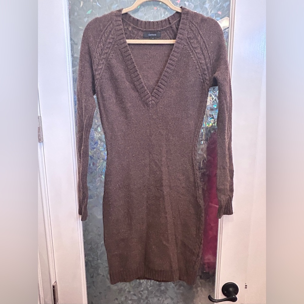 Express Brown Raglan Sleeve V-Neck Sweater Dress B10